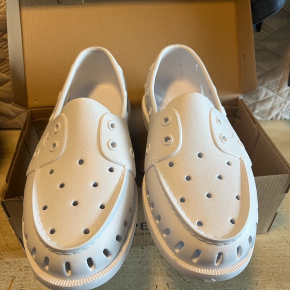 Sperry White Water Shoes Lightweight Slip-On - Picture 1 of 2